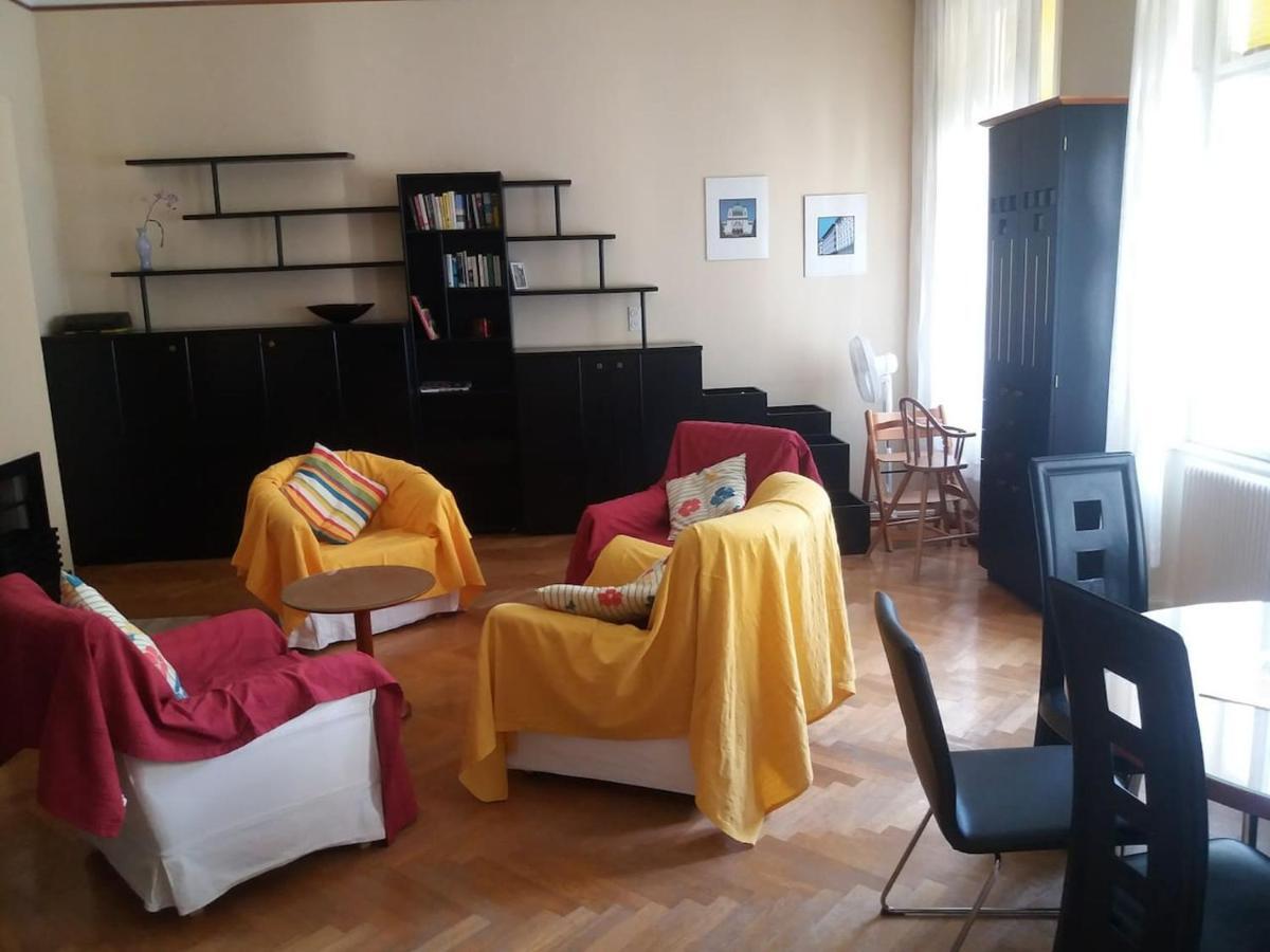 Geraeumige Zentrumsnahe Altbauwohnung Viena Exterior foto